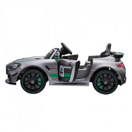 Elektrické autíčko na batériu Mercedes-Benz GT 4 AMG strieborné Elektrické autíčko na batériu Mercedes-Benz GT 4 AMG strieborné